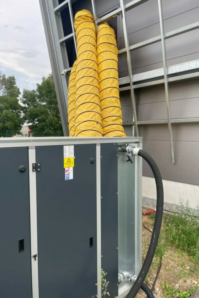 Hauseinführung flexibler Schläuche vom Air Handler